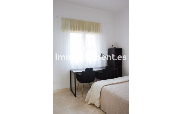 Resale - Apartment - El Paraiso - New Golden Mile