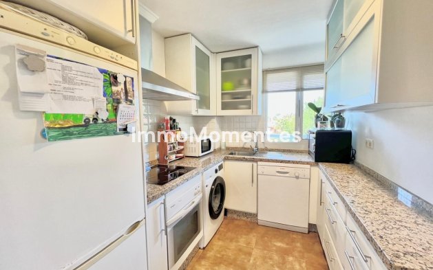 Resale - Apartment - Marbella - Las Chapas