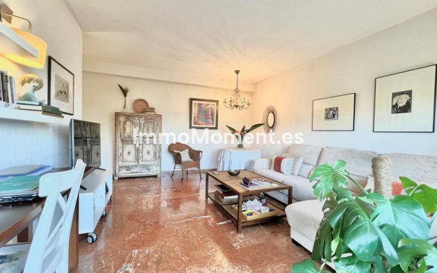 Resale - Apartment - Marbella - Las Chapas