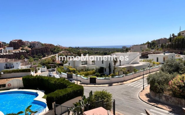 Resale - Apartment - Marbella - Elviria