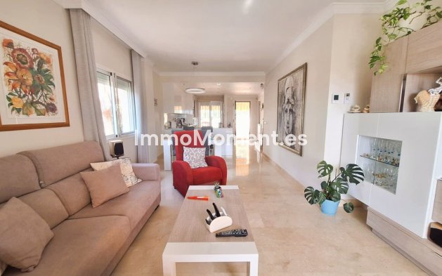 Resale - Apartment - Marbella - Elviria