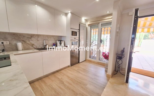 Resale - Apartment - Marbella - Elviria