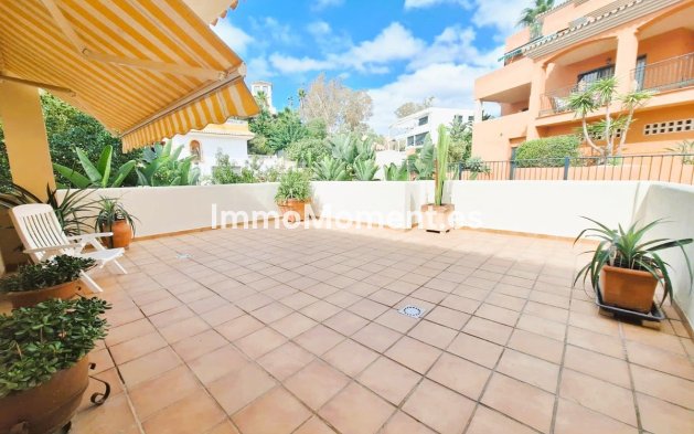 Resale - Apartment - Marbella - Elviria