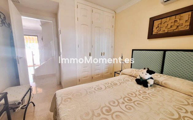 Resale - Apartment - Marbella - Elviria