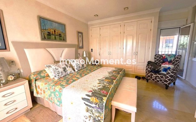 Resale - Apartment - Marbella - Elviria