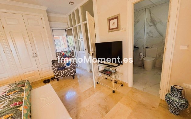 Resale - Apartment - Marbella - Elviria