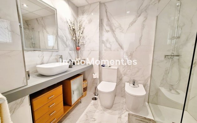 Resale - Apartment - Marbella - Elviria