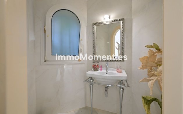 Wiederverkauf - Villa - Marbella - Marbesa