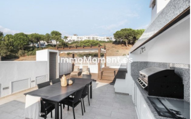 Resale - Apartment - Benahavís - La Quinta
