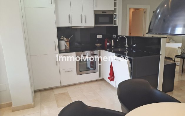 Resale - Apartment - Benahavís - La Quinta
