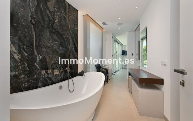 Wiederverkauf - Villa - Marbella - Marbesa