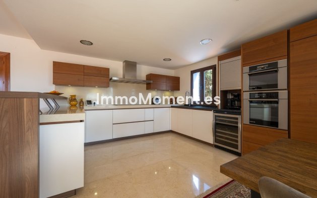 Resale - Villa - Marbella - Marbesa
