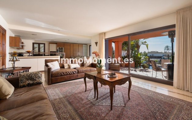 Resale - Villa - Marbella - Marbesa