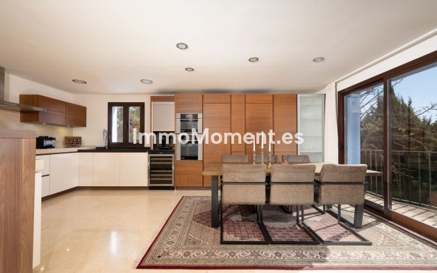 Resale - Villa - Marbella - Marbesa