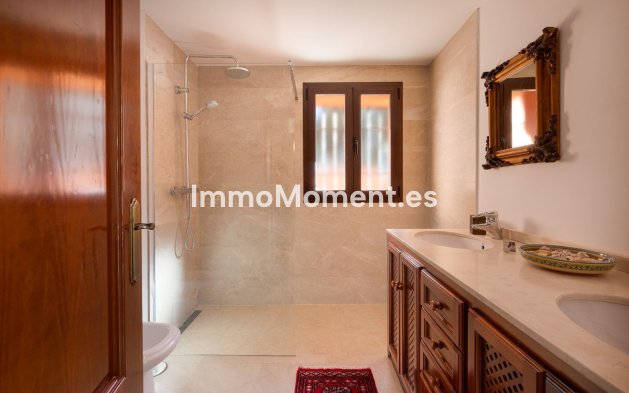 Resale - Villa - Marbella - Marbesa