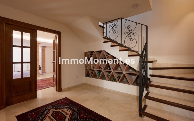 Resale - Villa - Marbella - Marbesa