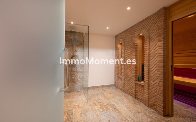 Resale - Villa - Marbella - Marbesa