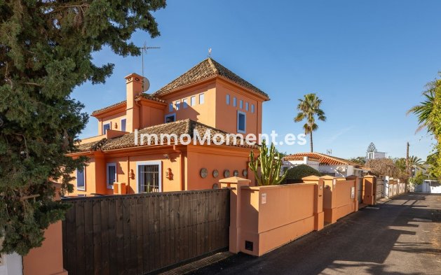 Resale - Villa - Marbella - Marbesa