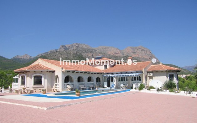 Resale - Country house - La Nucía - La Nucia Centro