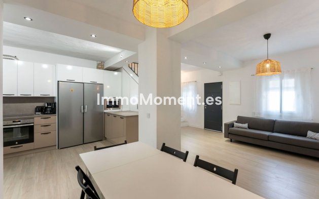 Wiederverkauf - Reihenhaus -   Inländisch - Monda