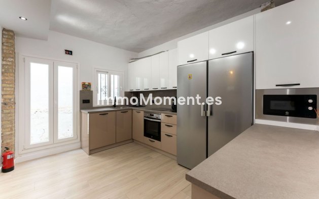 Wiederverkauf - Reihenhaus -   Inländisch - Monda