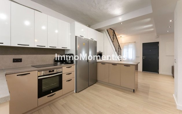 Wiederverkauf - Reihenhaus -   Inländisch - Monda