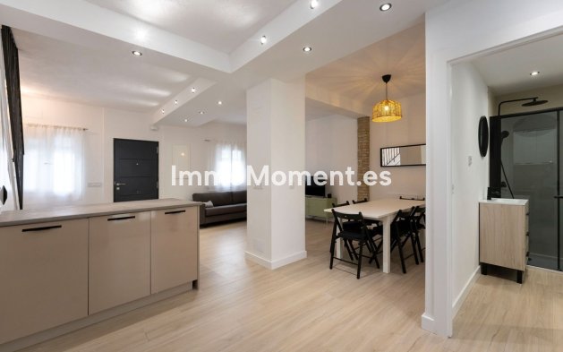 Wiederverkauf - Reihenhaus -   Inländisch - Monda