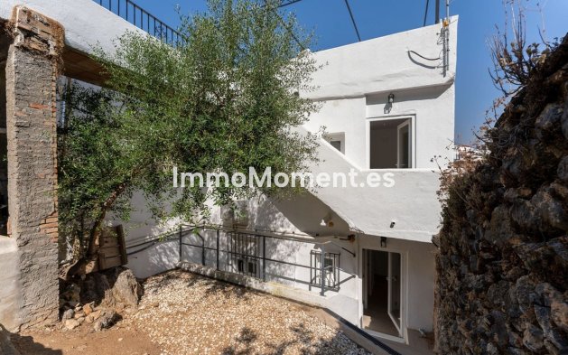 Wiederverkauf - Reihenhaus -   Inländisch - Monda