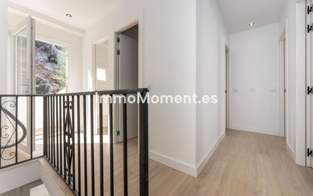 Wiederverkauf - Reihenhaus -   Inländisch - Monda