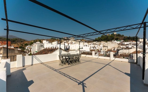 Wiederverkauf - Reihenhaus -   Inländisch - Monda