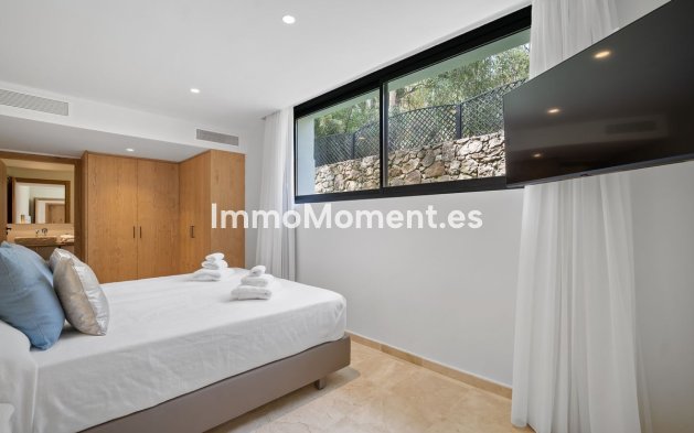 Wiederverkauf - Villa - Marbella - Nueva Andalucía