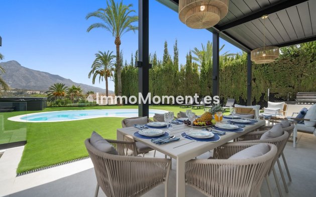Wiederverkauf - Villa - Marbella - Nueva Andalucía