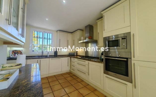 Revente - Villa - Estepona  - Estepona Centro