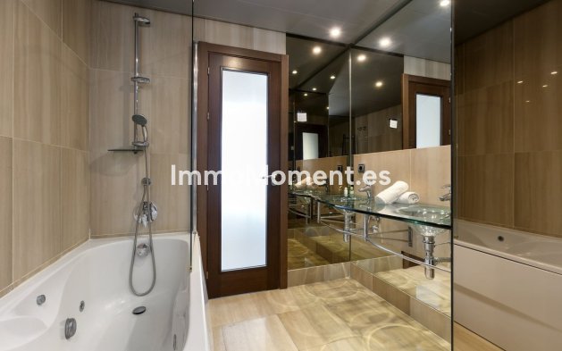 Revente - Appartement - Estepona  - Estepona Centro