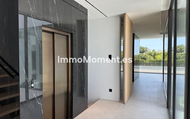 Wiederverkauf - Villa - Marbella - Nueva Andalucía