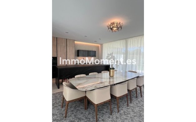 Wiederverkauf - Villa - Marbella - Nueva Andalucía