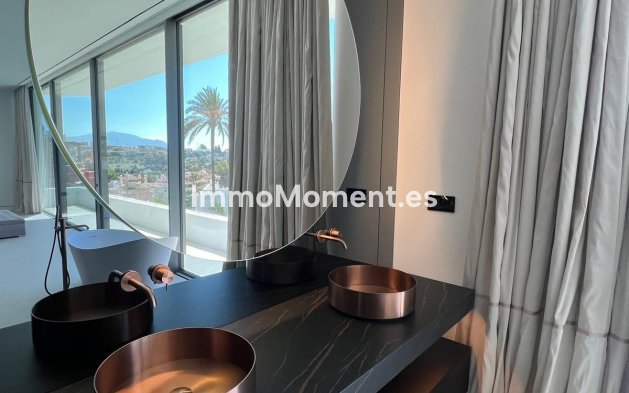 Wiederverkauf - Villa - Marbella - Nueva Andalucía