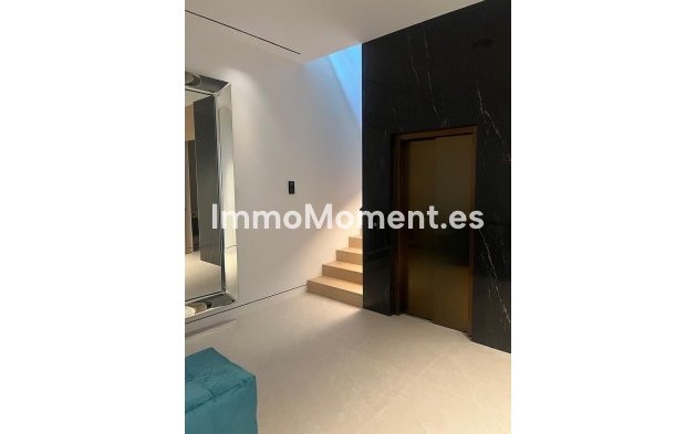 Wiederverkauf - Villa - Marbella - Nueva Andalucía