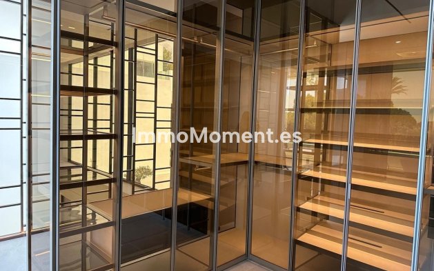 Wiederverkauf - Villa - Marbella - Nueva Andalucía