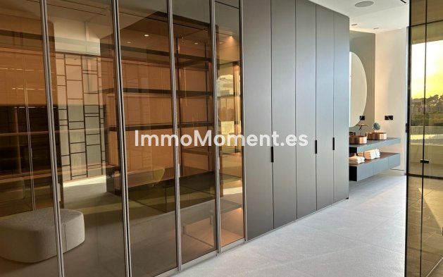 Wiederverkauf - Villa - Marbella - Nueva Andalucía