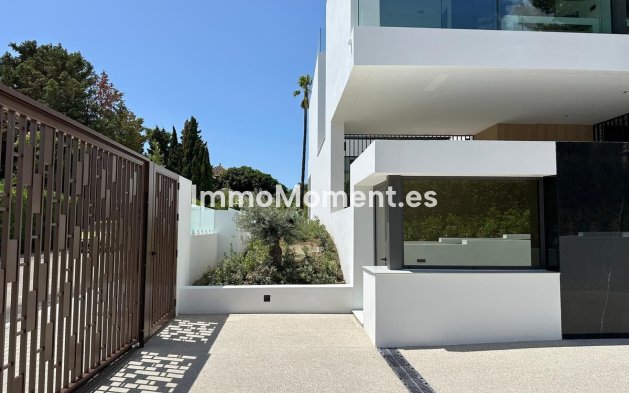 Wiederverkauf - Villa - Marbella - Nueva Andalucía