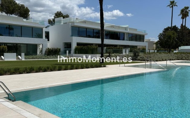 Wiederverkauf - Villa - Marbella - Nueva Andalucía