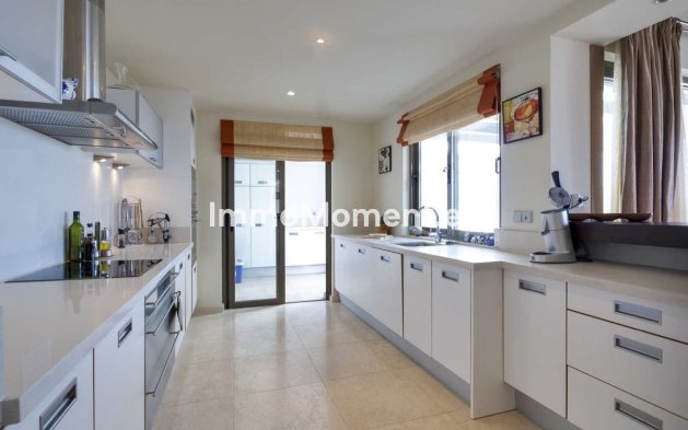 Resale - Apartment - Estepona - New Golden Mile