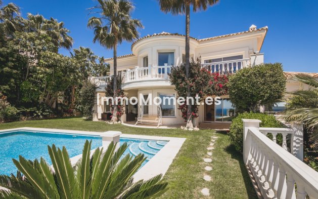 Resale - Villa - Marbella - Altos de los Monteros