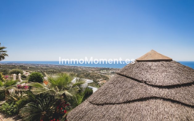 Resale - Villa - Marbella - Altos de los Monteros