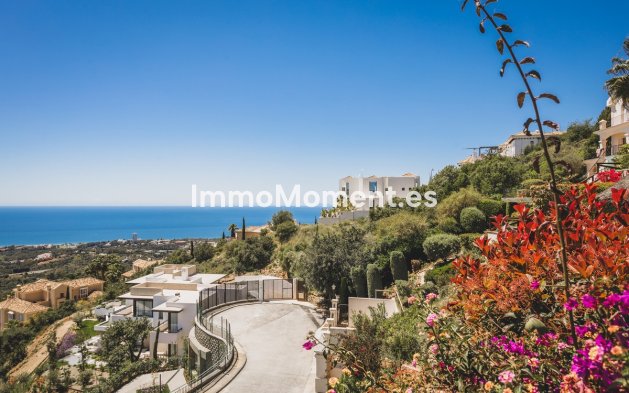 Resale - Villa - Marbella - Altos de los Monteros