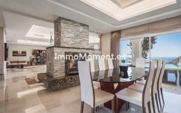 Resale - Villa - Marbella - Altos de los Monteros