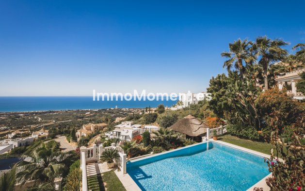 Resale - Villa - Marbella - Altos de los Monteros