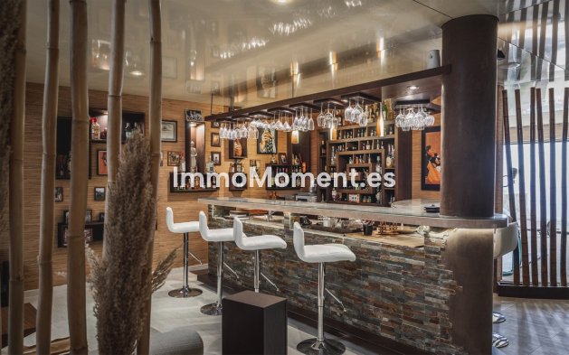 Resale - Villa - Marbella - Altos de los Monteros