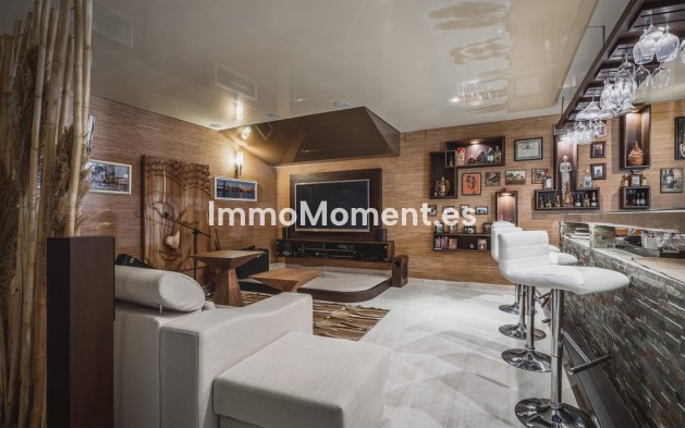 Resale - Villa - Marbella - Altos de los Monteros